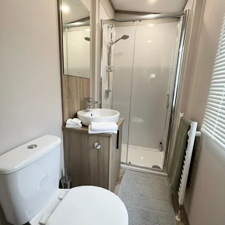 Hot Tub Chalet Amotherby